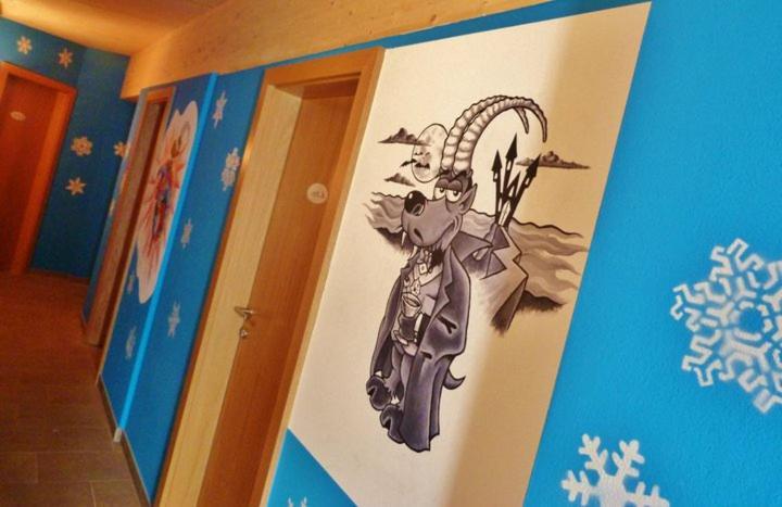 אלמאו Alpking Hostel מראה חיצוני תמונה