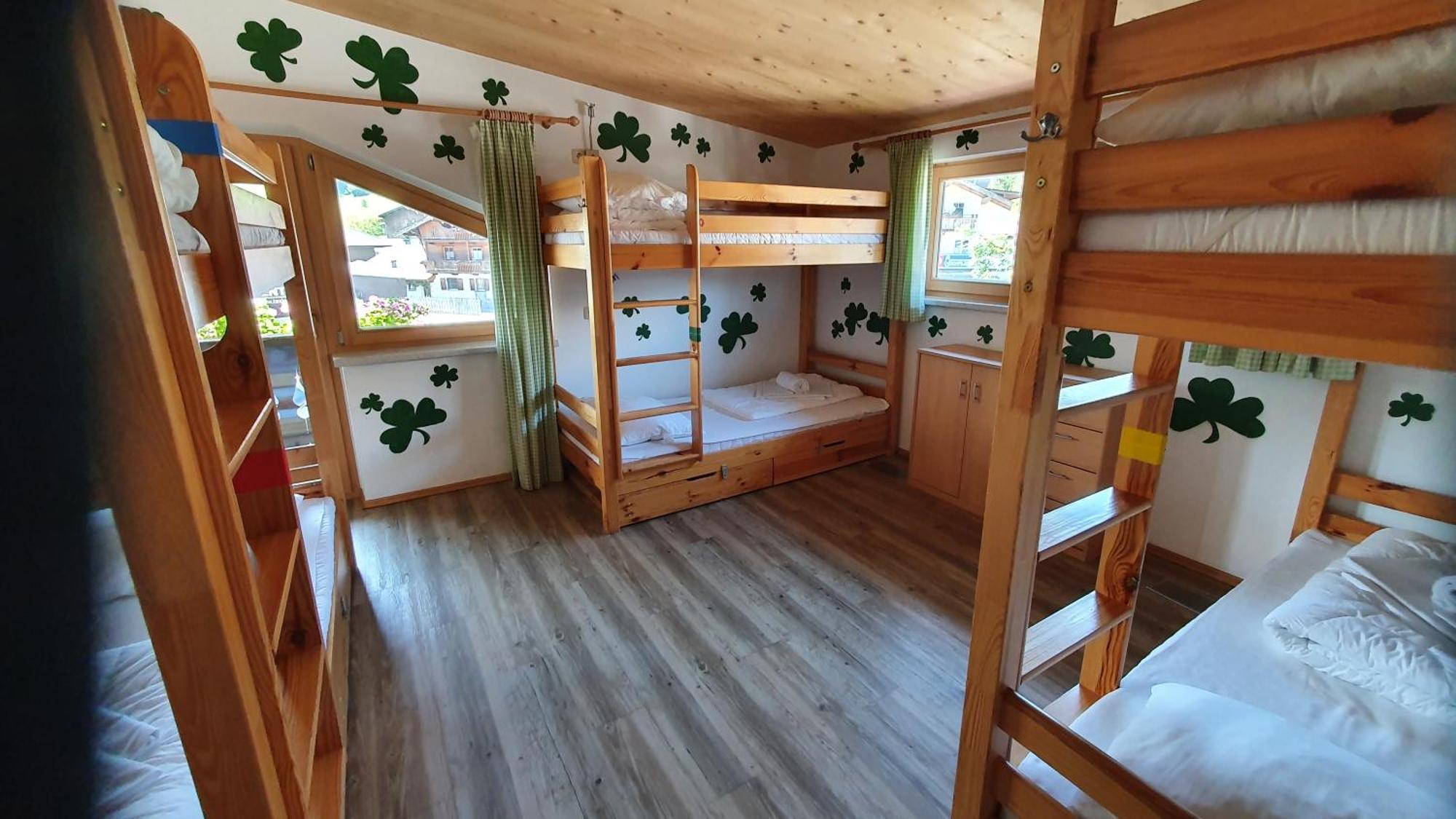 אלמאו Alpking Hostel מראה חיצוני תמונה