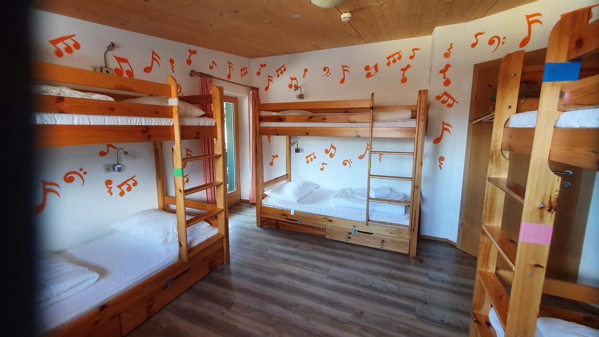 אלמאו Alpking Hostel מראה חיצוני תמונה
