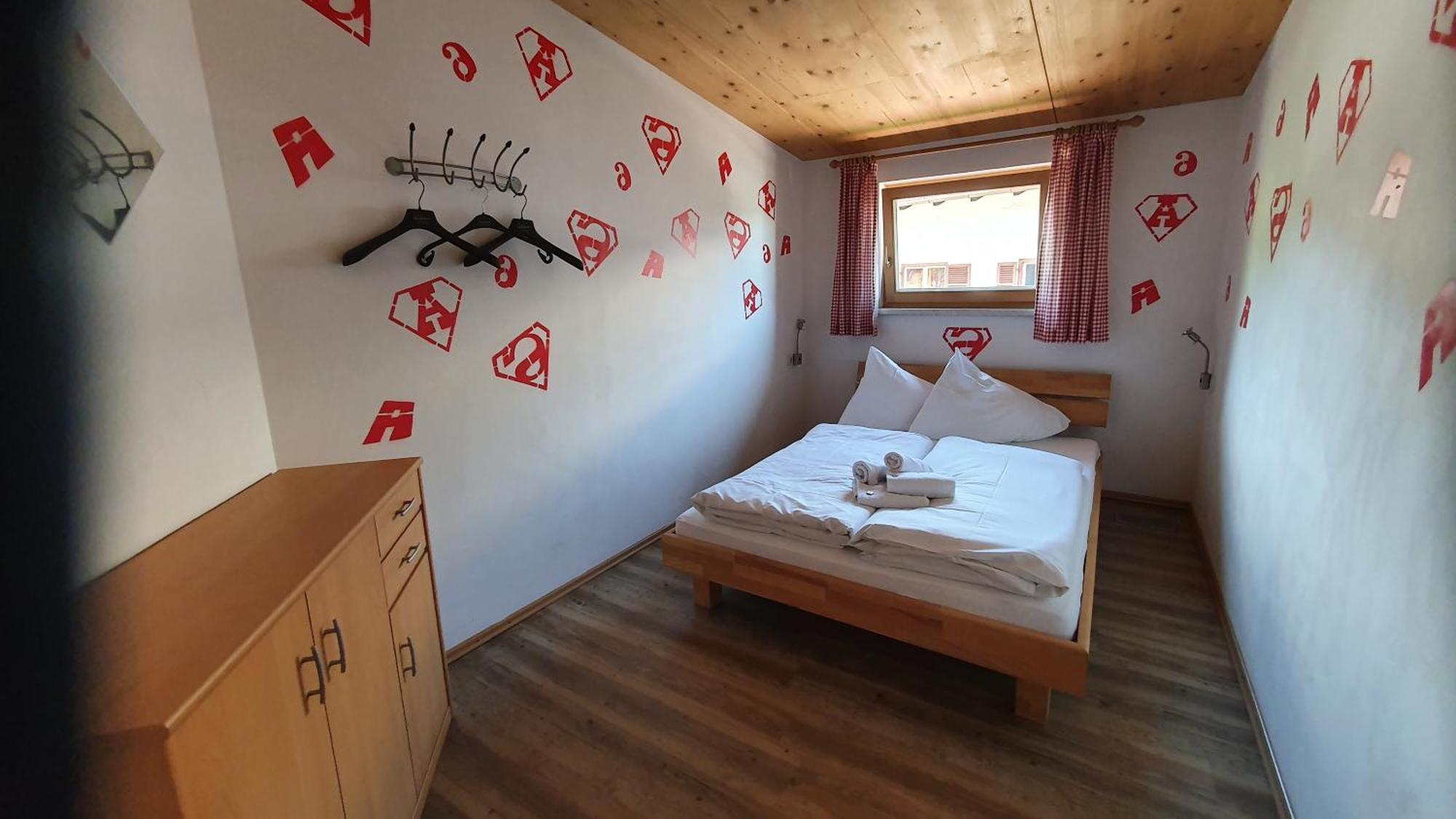 אלמאו Alpking Hostel מראה חיצוני תמונה
