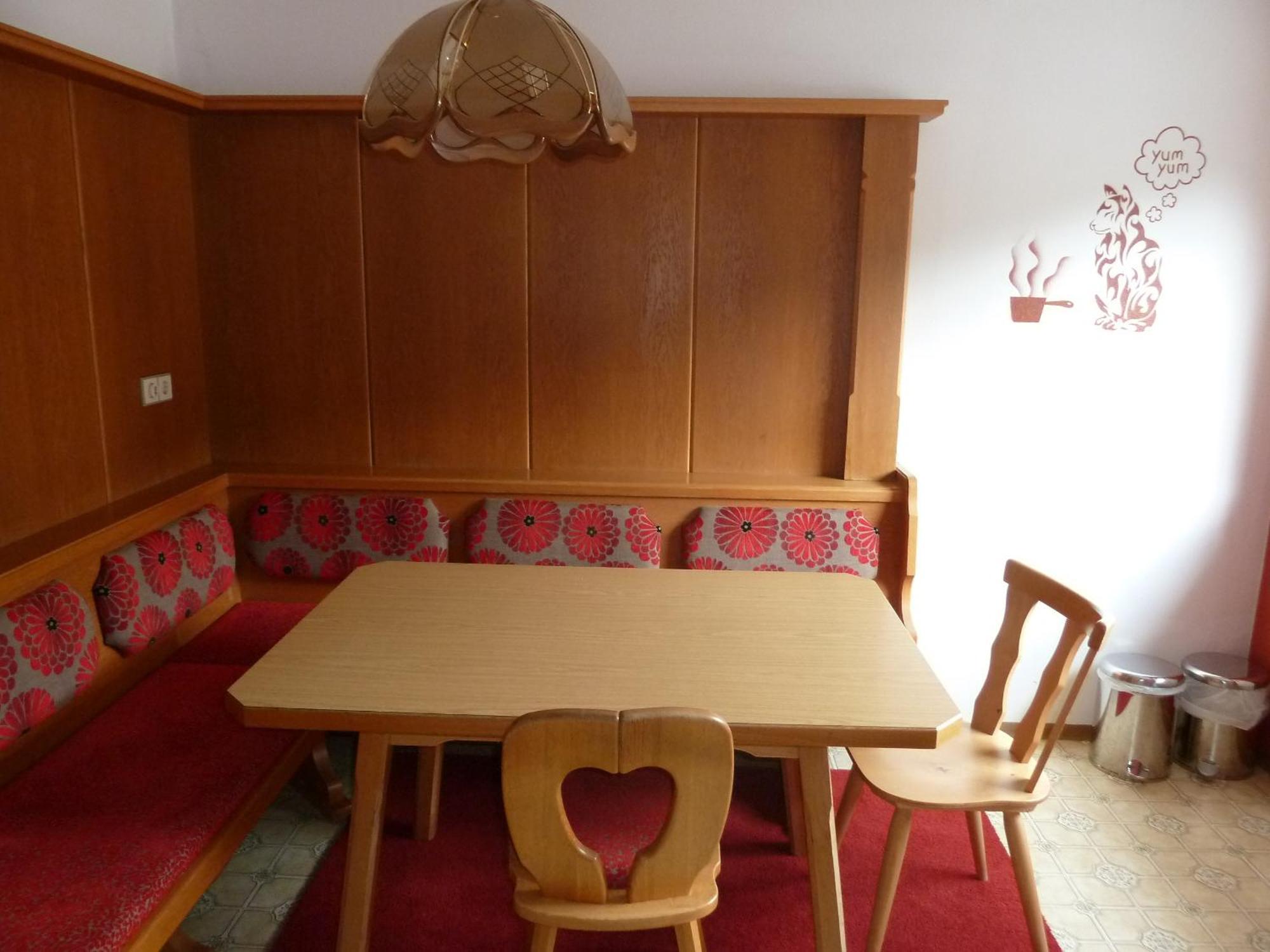 אלמאו Alpking Hostel מראה חיצוני תמונה